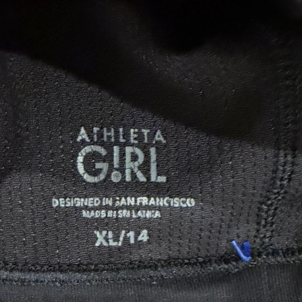 Athleta Girls Black and Teal Sports Bras XL/14 C5-068